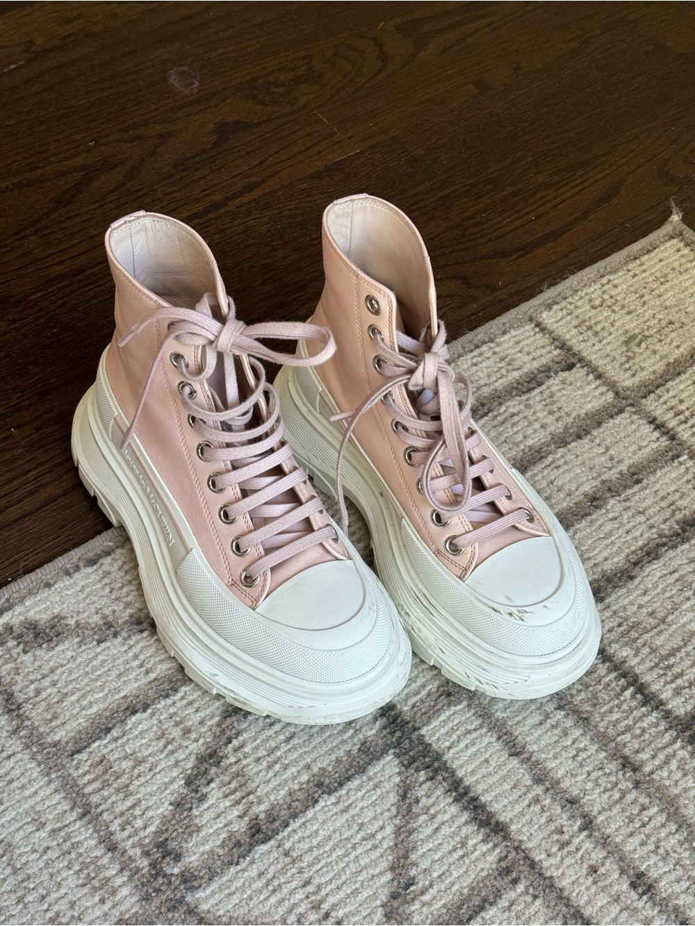Alexander McQueen Tread leather boots